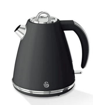 Swan 1,5 Litre Black Retro Jug Kettle  SRK15B/R/G