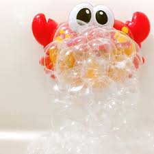 Bubble crab bath toy. Blowing bubbles.